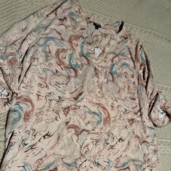 Torrid Harper paisley print, tab sleeves tunic in LNC - Picture 11 of 13